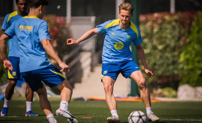 Frenkie de Jong se incorpora parcialmente al grupo
