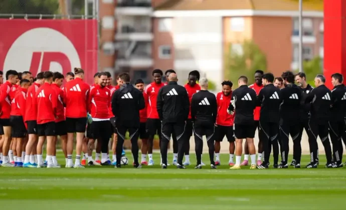 Azpilicueta y Marcao, únicas bajas en la penúltima sesión