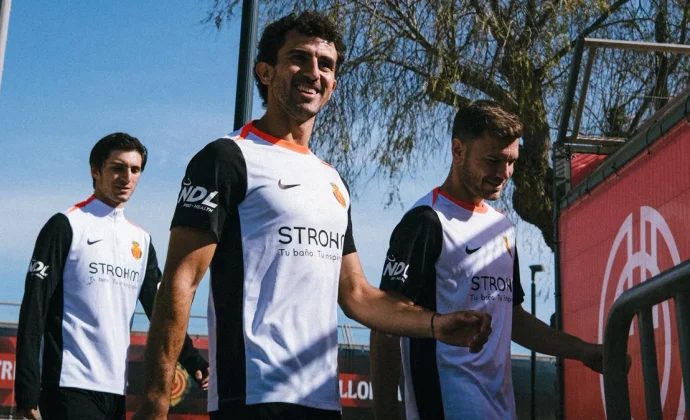 El Mallorca completa otra sesión en Son Bibiloni sin los cuatro lesionados