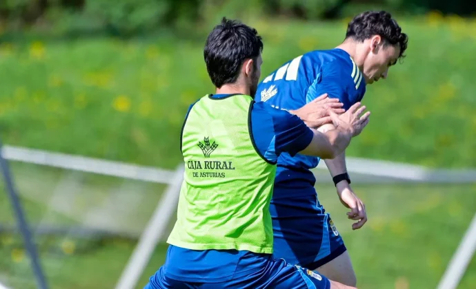 El Real Oviedo avanza en la semana de trabajo sin los tres lesionados