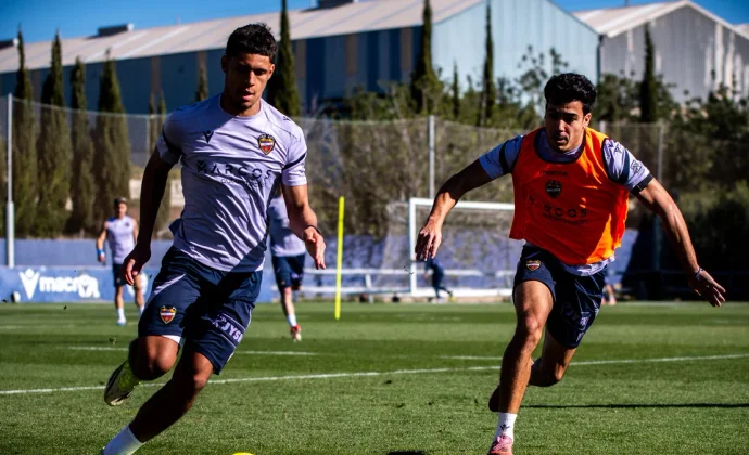 Matías Moreno, pendiente de evolución por unas leves molestias