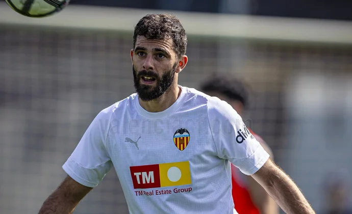 El Valencia completa otra sesión sin los cinco lesionados