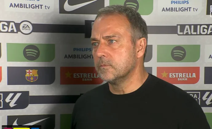 Flick explica las titularidades de Pedri, Yamal y Gavi antes del derbi