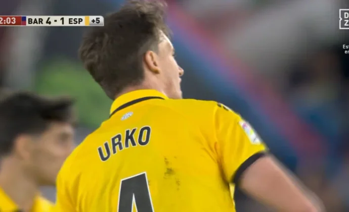 Urko González ve su quinta tarjeta amarilla y se pierde la visita a Vallecas