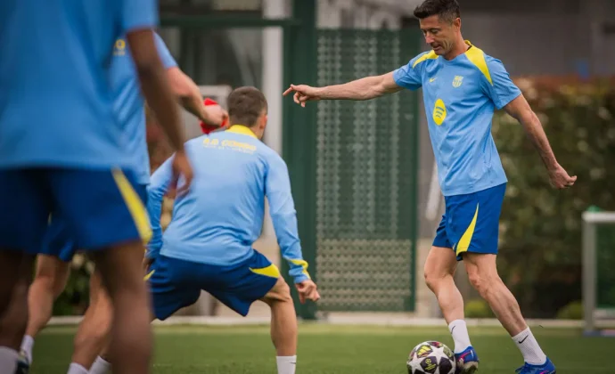 El Barcelona vuelve al trabajo pendiente de Marc Bernal y Gerard Martín