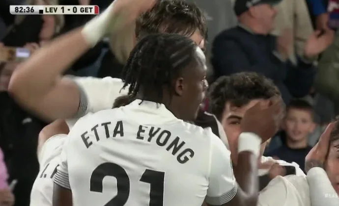 Etta Eyong queda pendiente de evolución por un golpe en el costado