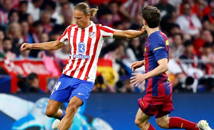 El Atlético sobrevive al Barça en la jungla del Metropolitano