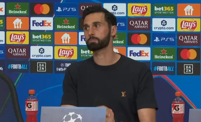 Arbeloa carga contra el arbitraje y habla de la roja a Camavinga y la eliminación