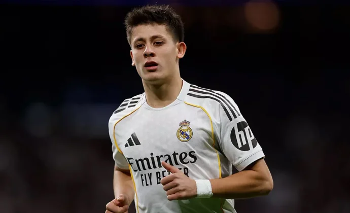 Arda Güler saca la cabeza entre los escombros