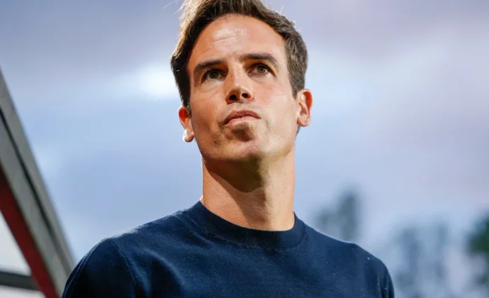 Íñigo Pérez adelanta a Míchel en las preferencias del Villarreal