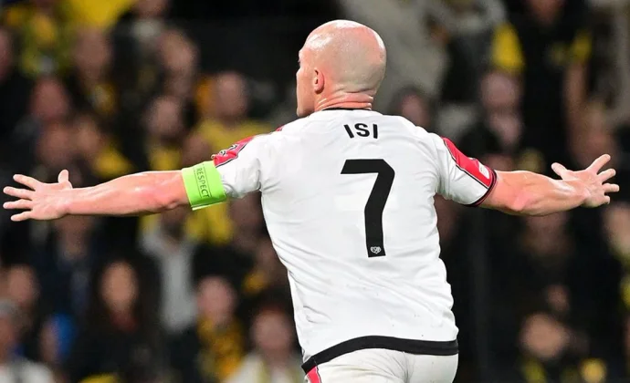 El Rayo evita la tragedia griega y hace historia