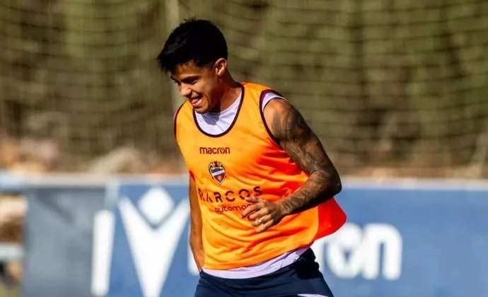 Brugui avanza parcialmente en una sesión con Pablo Martínez y Etta Eyong