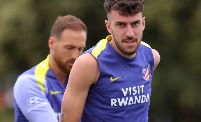 Hancko, Giménez, Lookman y Sorloth, bajas en la vuelta al trabajo. Llorente, ok