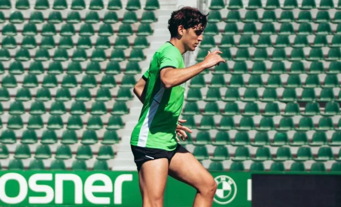 El Elche entrena pendiente de Buba Sangaré 