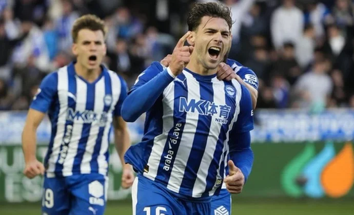 La prensa de Álava coincide en que Boyé volverá al once y Guridi se mantendrá