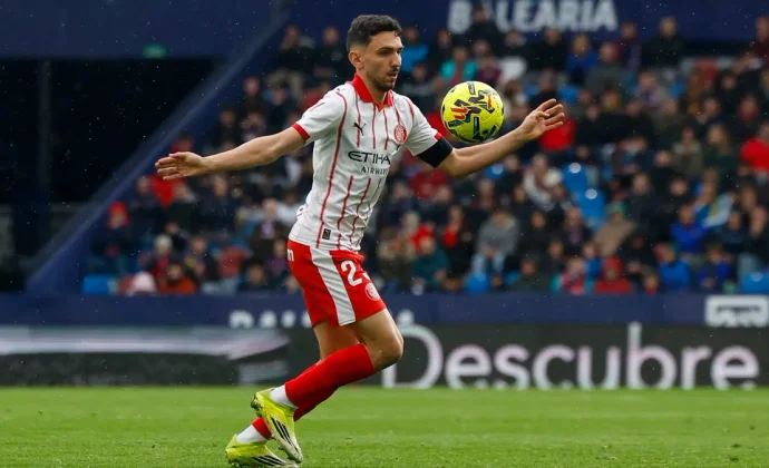 La prensa de Girona ve a Iván Martín perder la titularidad