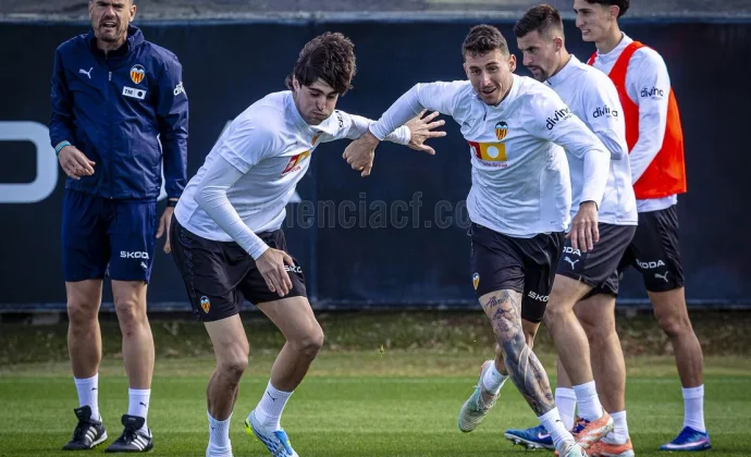 Núñez repite con el grupo y Santamaría deja atrás la gastroenteritis