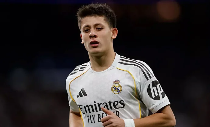 Los médicos aconsejan a Arbeloa frenar a Arda Güler, que ya le busca sustituto