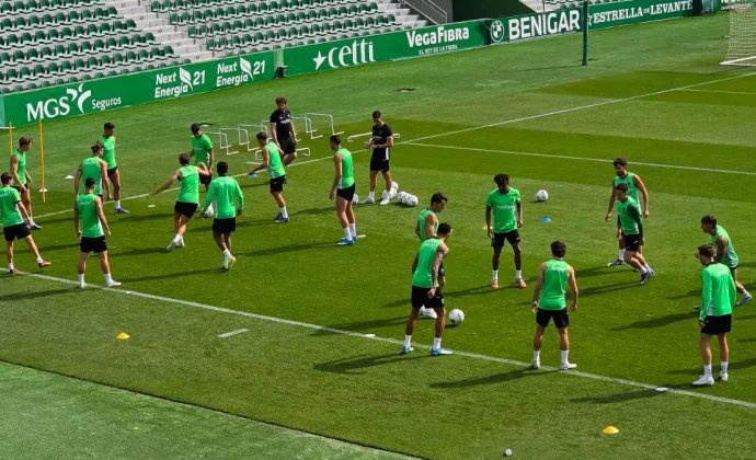 El Elche vuelve al trabajo sin nuevas bajas registradas