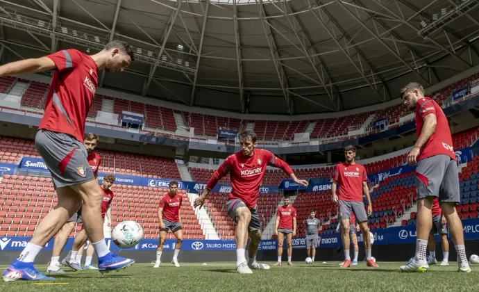 Sesión a puerta cerrada en El Sadar con toda la plantilla disponible