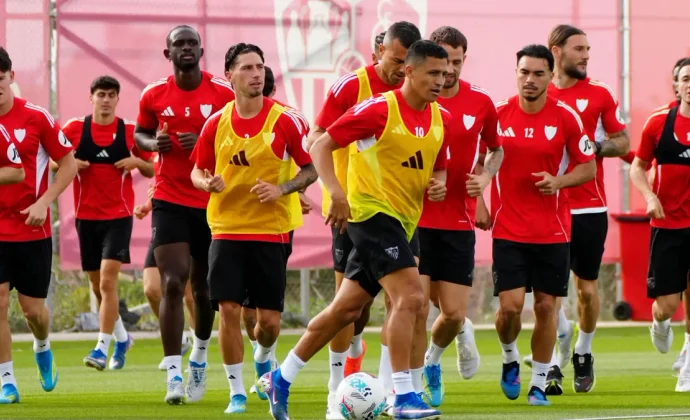 El Sevilla retoma el trabajo con las únicas bajas de Marcao y Azpilicueta