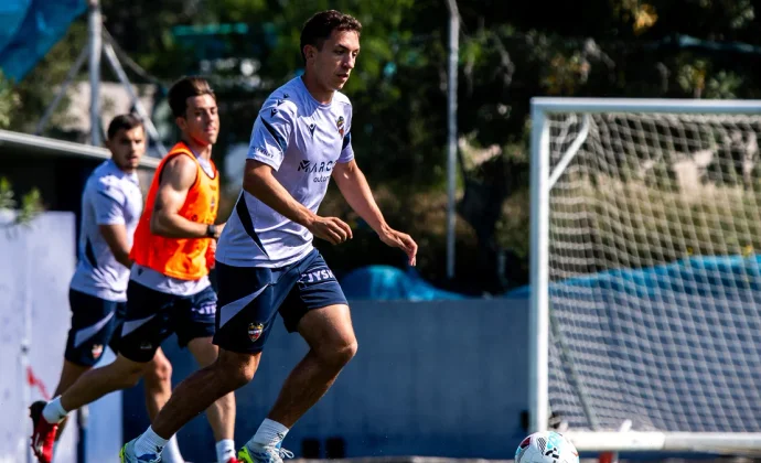 El Levante se ejercitó este sábado con Brugué pero con dos bajas