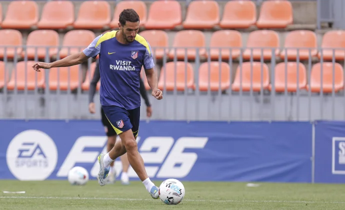 Lookman, Hancko y Alvarez, con el grupo en la vuelta al trabajo