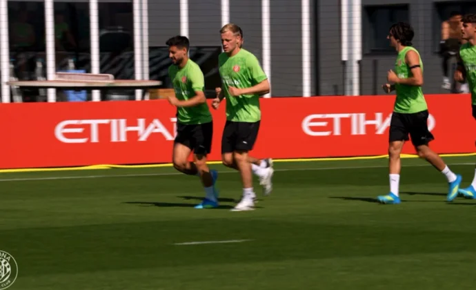 Van de Beek empieza la semana de trabajo con el grupo