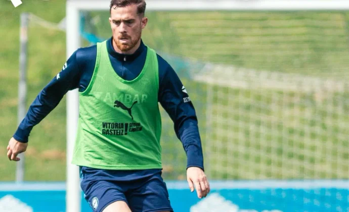 Toni Martínez y Parada empiezan la semana con el grupo