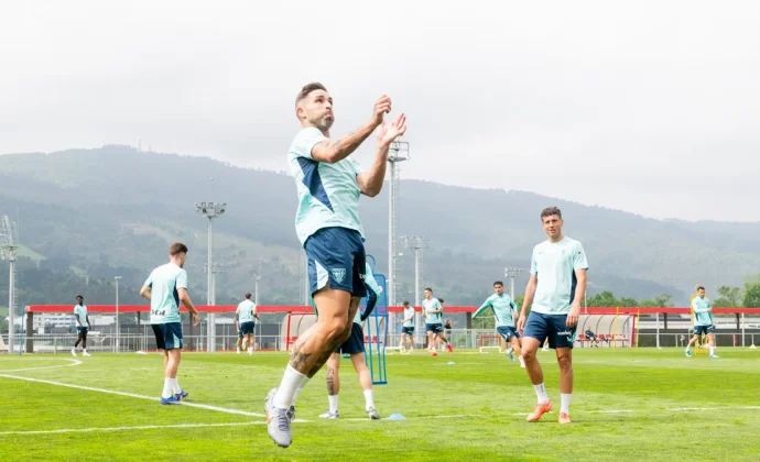 Beñat Prados vuelve a frenar y es la única baja hoy en Lezama