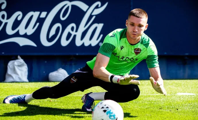 El Levante pierde a Álex Primo, tercer portero del equipo, por una lesión de hombro