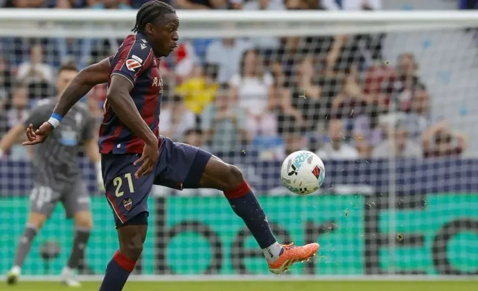 Etta Eyong estará en la convocatoria y el Levante pagará la cláusula si tiene minutos