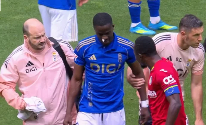 Eric Bailly pide el cambio a los diez minutos