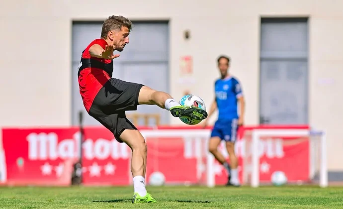 Akhomach y Luiz Felipe, bajas antes de recibir al Girona
