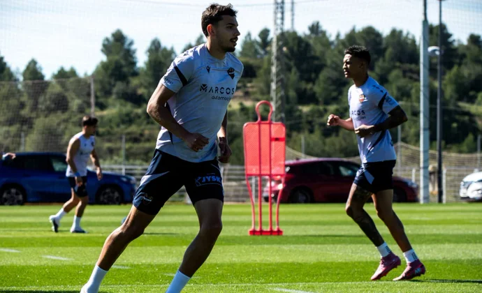 El Levante inicia la semana de trabajo sin Toljan ni Víctor García