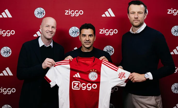 Míchel Sánchez es oficialmente nuevo entrenador del Ajax