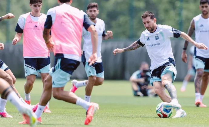 Tagliafico sigue sin entrenar con el grupo y se le complica el debut contra Argelia