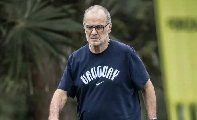 Marcelo Bielsa define su once para el debut contra Arabia Saudí