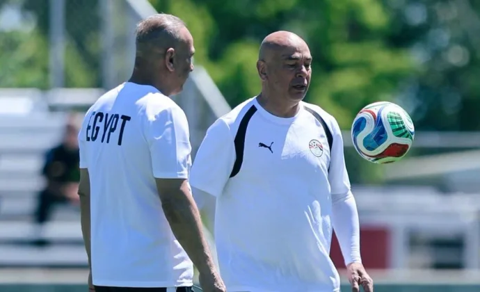 La prensa egipcia solo tiene una duda para el once del debut contra Bélgica