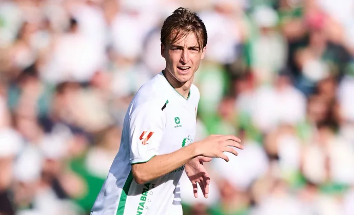 Racing y Cádiz cierran el traspaso de Javi Castro