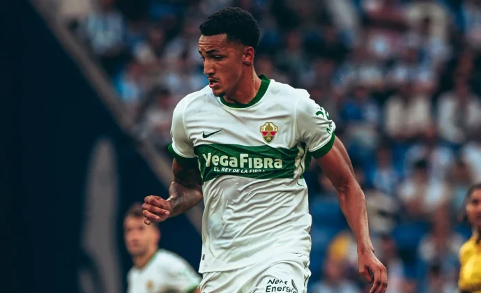 Elche y Bournemouth siguen negociando por Álvaro Rodríguez sin acuerdo