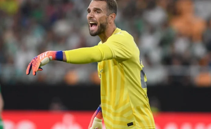 El Andorra, en negociaciones avanzadas con el Betis por Pau López