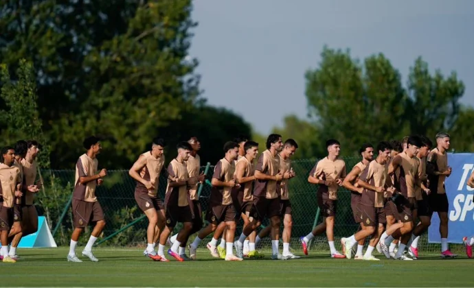 Primer entreno en Navata sin Ferran Gómez y con Javi Puado al margen