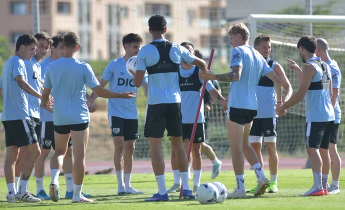 Raúl de Tomás no se incorporó a la pretemporada este miércoles como estaba previsto