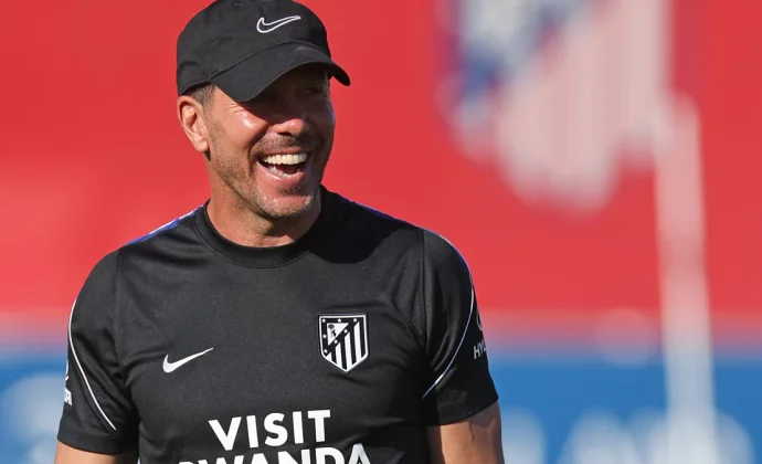 Simeone ensaya un once con tres variantes de cara al partido contra el Athletic