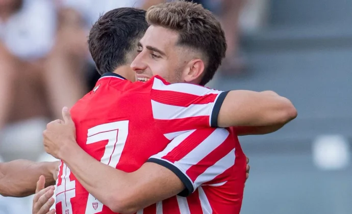 Según Deia, Robert Navarro gana enteros para ser titular ante el Sevilla