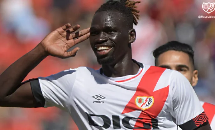 El Rayo tiene ofertas de Besiktas y Al Shabab por Pathé Ciss