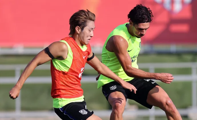 Sorloth y Ruggeri, únicas bajas en el entrenamiento del Atlético de este jueves