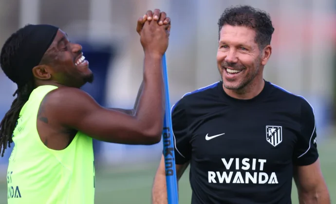 Simeone prueba once con tres centrales de cara al último amistoso