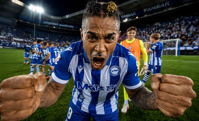 Mariano firma una noche memorable entre la implicación y el espejismo